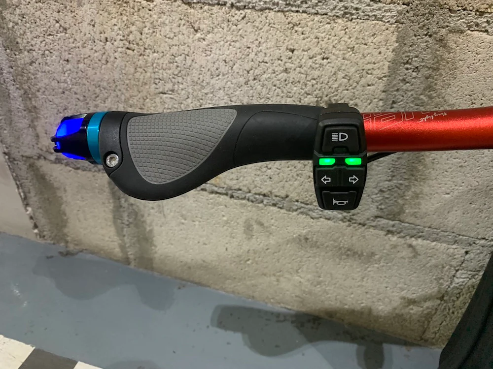 All-in-1 Safety Handlebar Bundle with Headlights turn signal lights Horn Alarm - Image 4